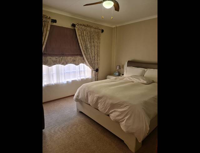 3 BEDROOM HOUSE FOR SALE IN BOSCHDAL